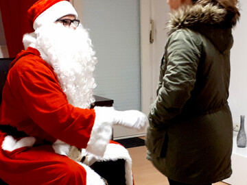 Nikolaus auf Tour bei Mietern in Solingen