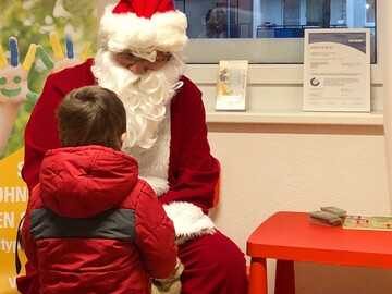 Gemütliche Stimmung bei Nikolausaktionen in Leipzig
