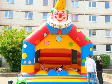Hochsommer in Magdeburg! Mieterfestpremiere lockte zahlreiche Gäste