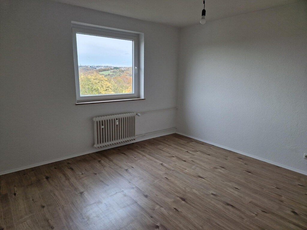 Hasselstraße 145, 42651 Solingen Hasselstraße 145, 42651 Solingen