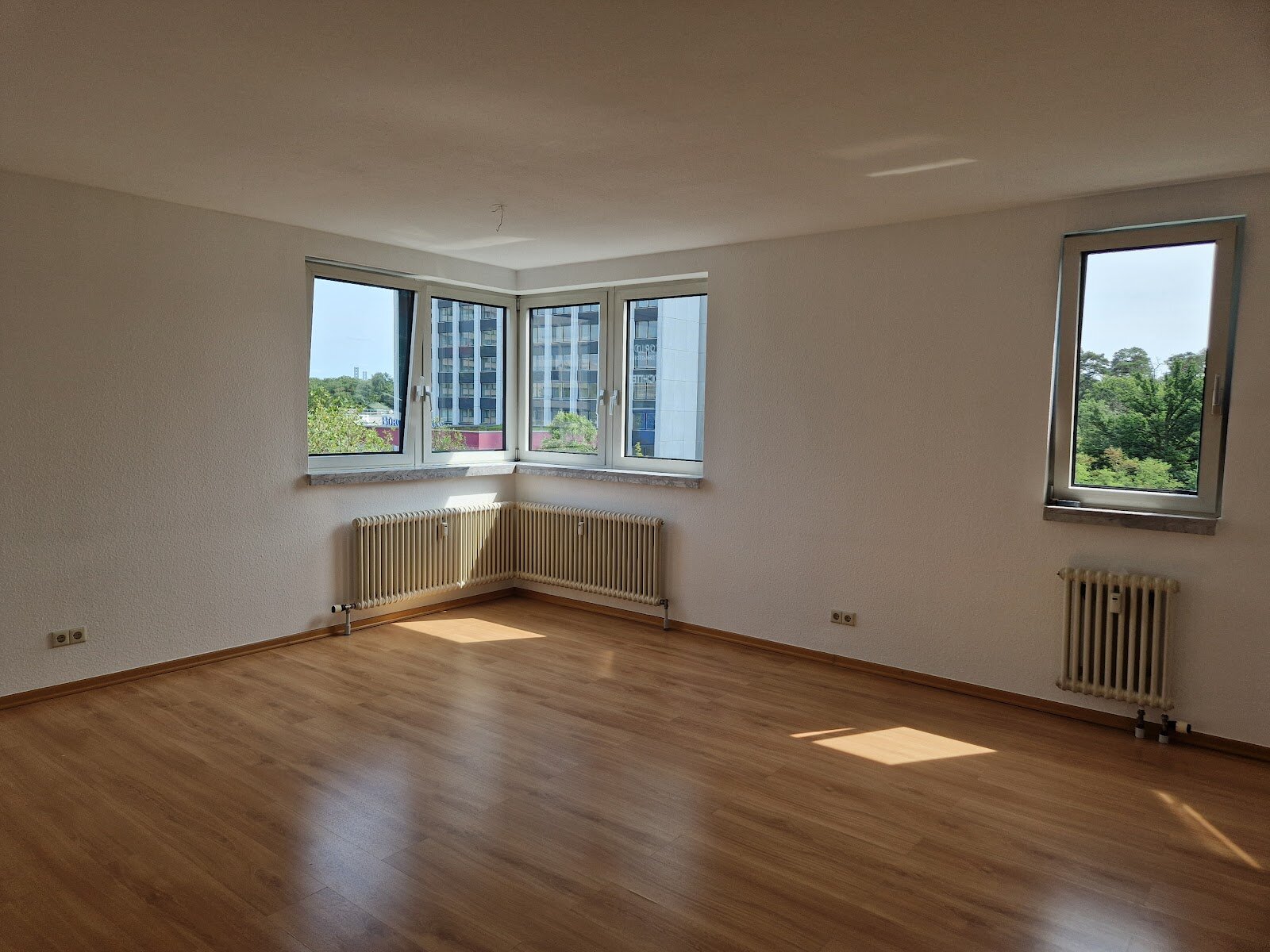 Lyoner Straße 42, 60528 Frankfurt am Main