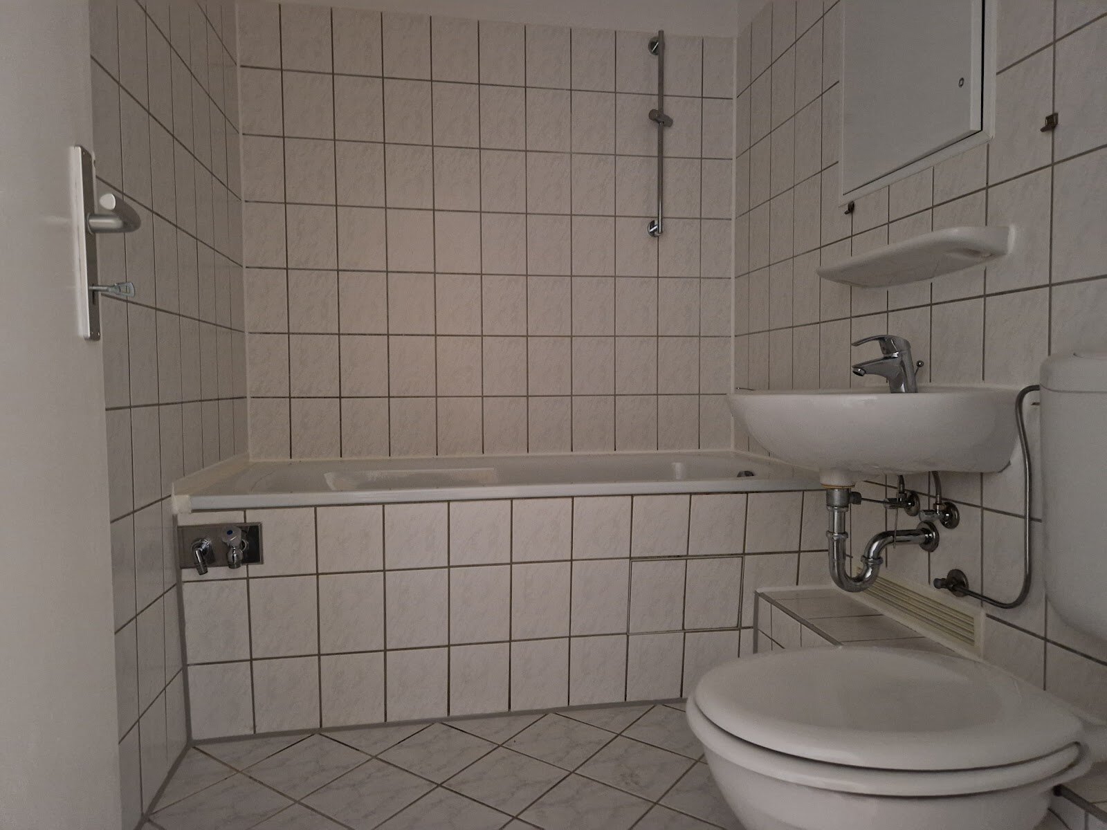 Richard-Paulick-Straße 11, 06124 Halle (Saale)