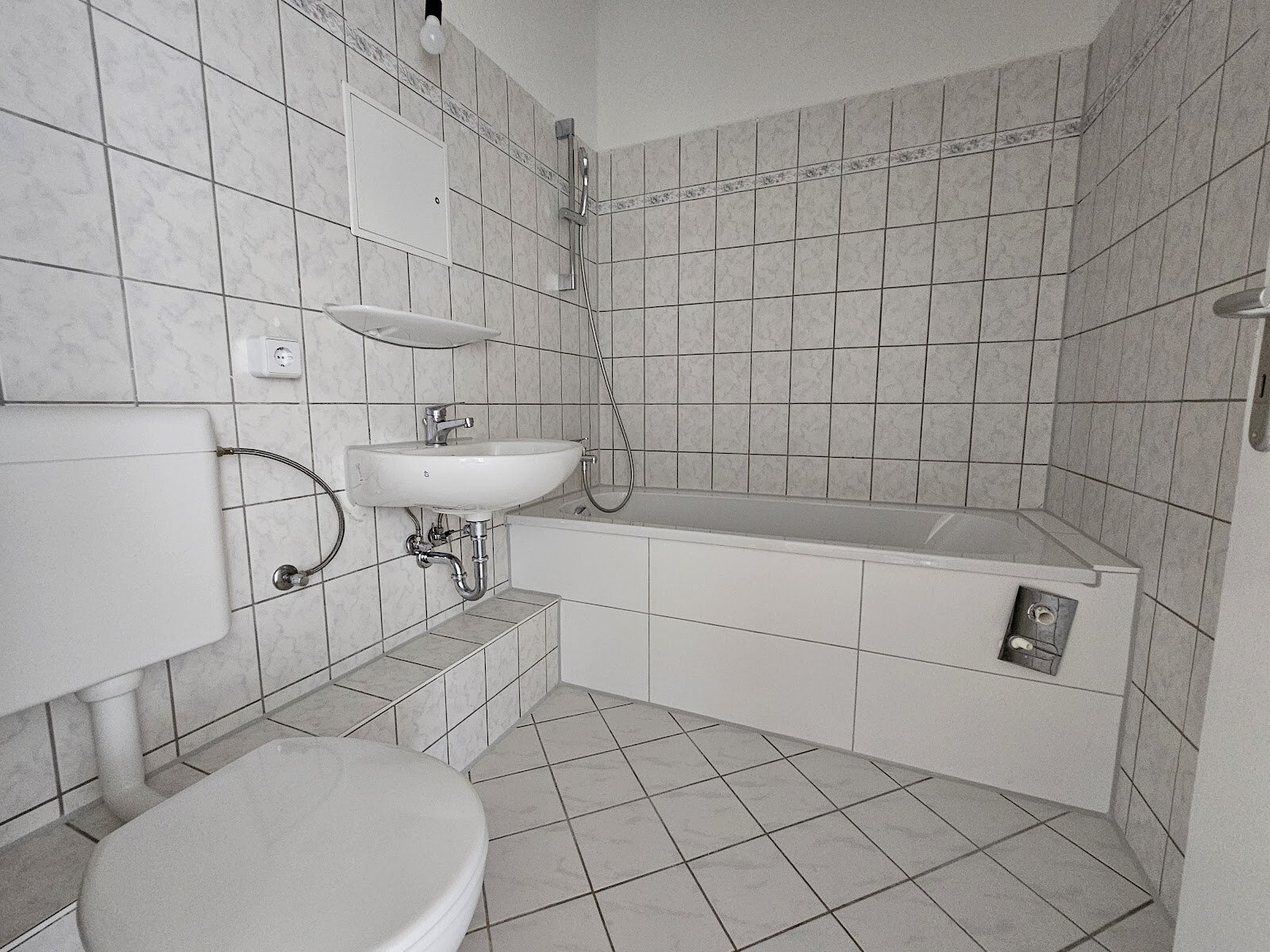 Carl-Schorlemmer-Ring 26, 06122 Halle (Saale)