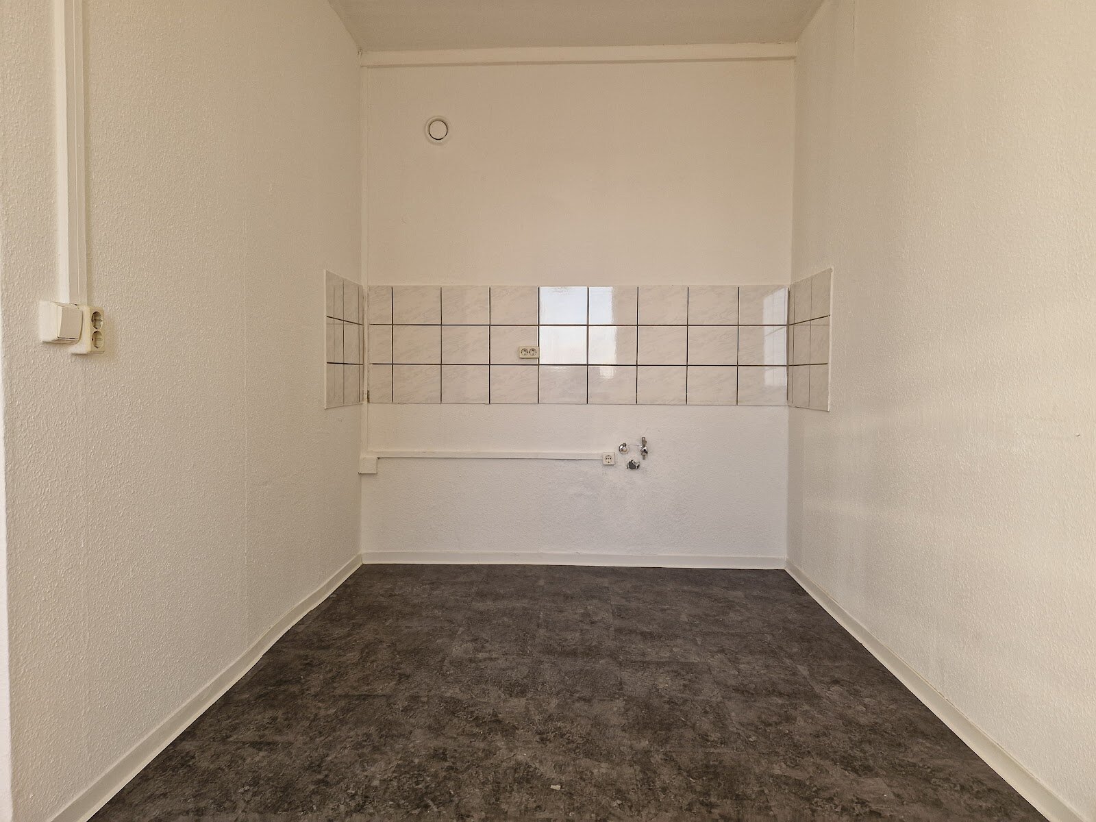 Albert-Einstein-Straße 18, 06122 Halle (Saale)