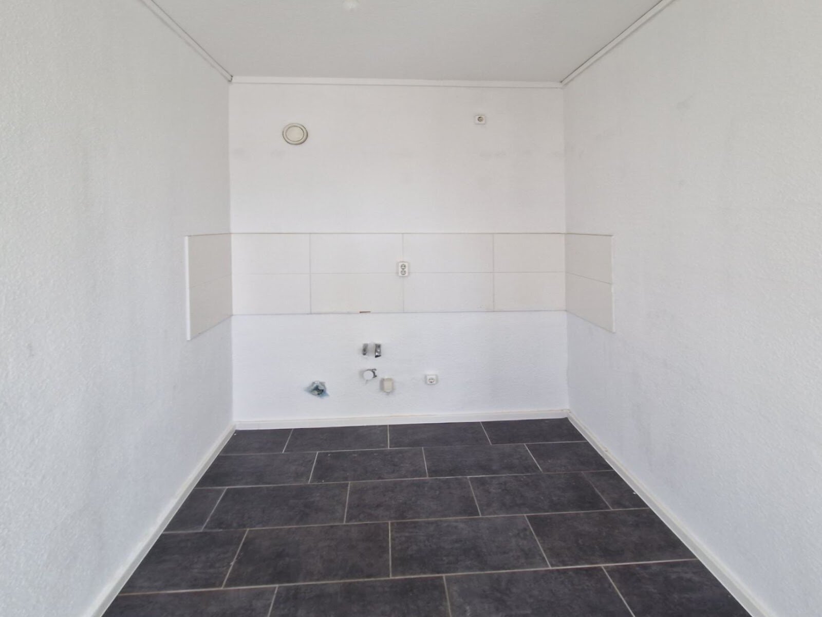 Albert-Einstein-Straße 22, 06122 Halle (Saale)