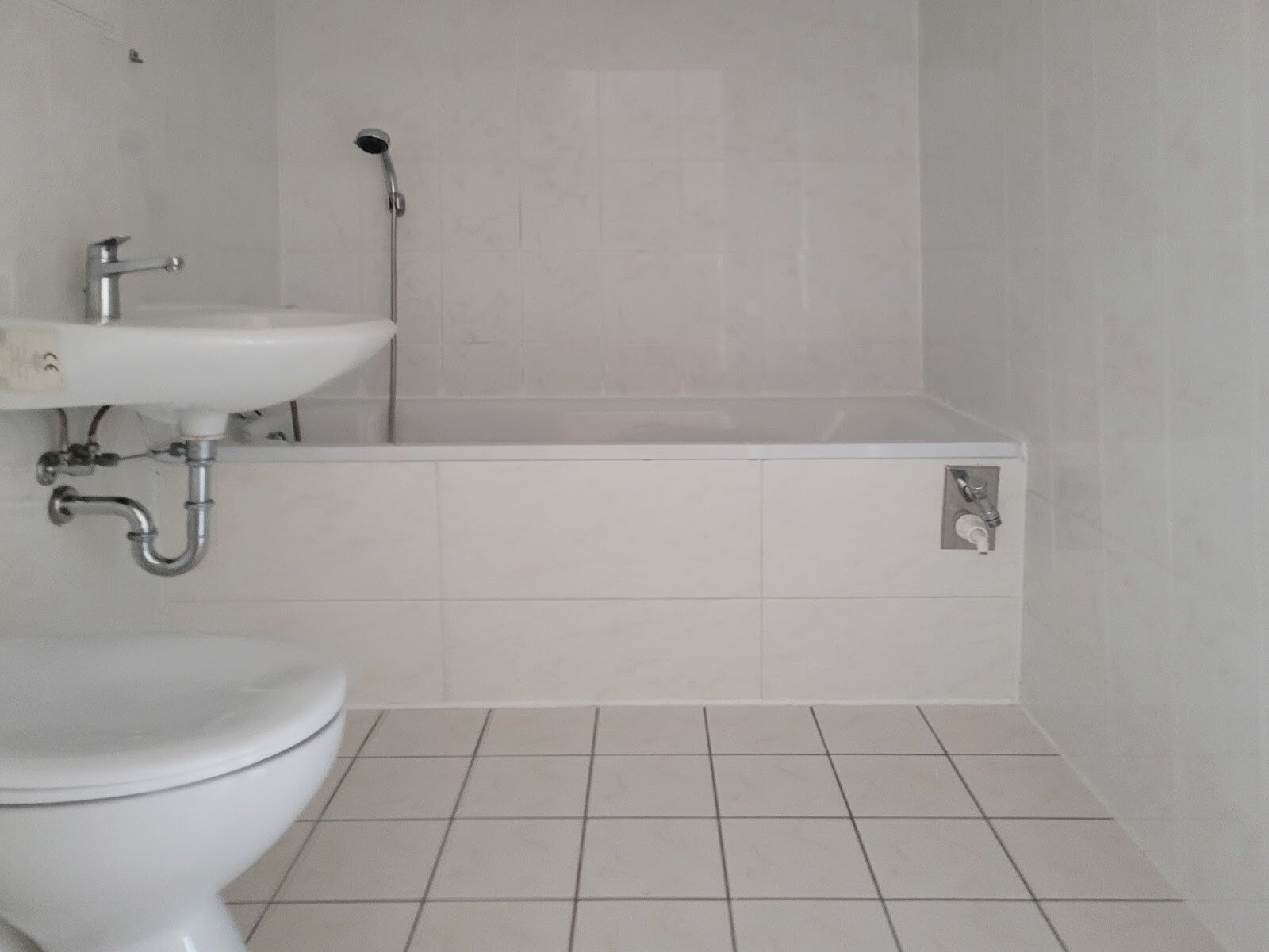 Albert-Einstein-Straße 24, 06122 Halle (Saale)