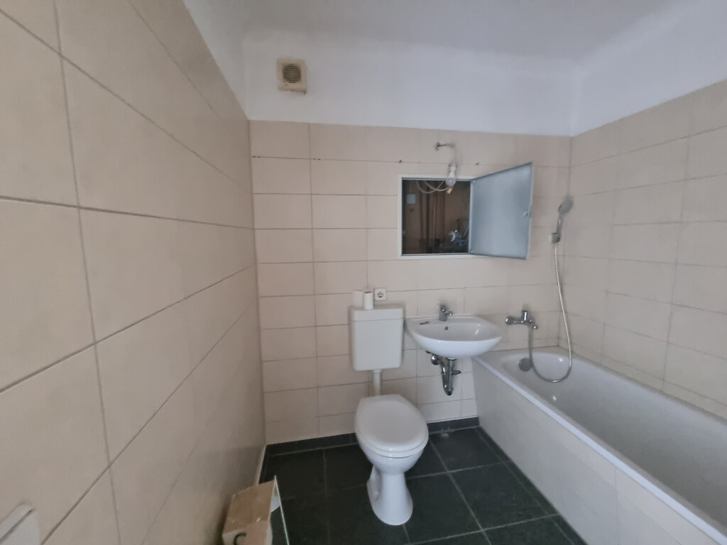 Bruno-Taut-Ring 162, 39130 Magdeburg