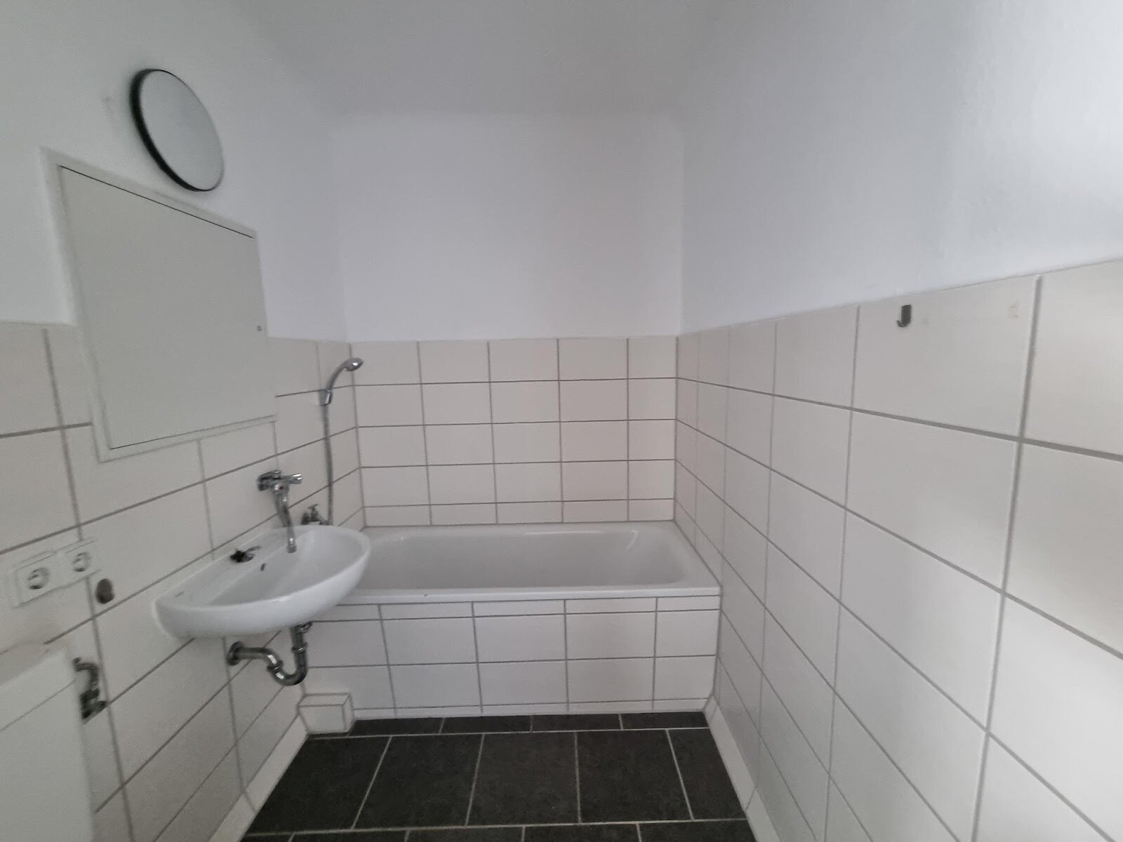 Bruno-Taut-Ring 162, 39130 Magdeburg