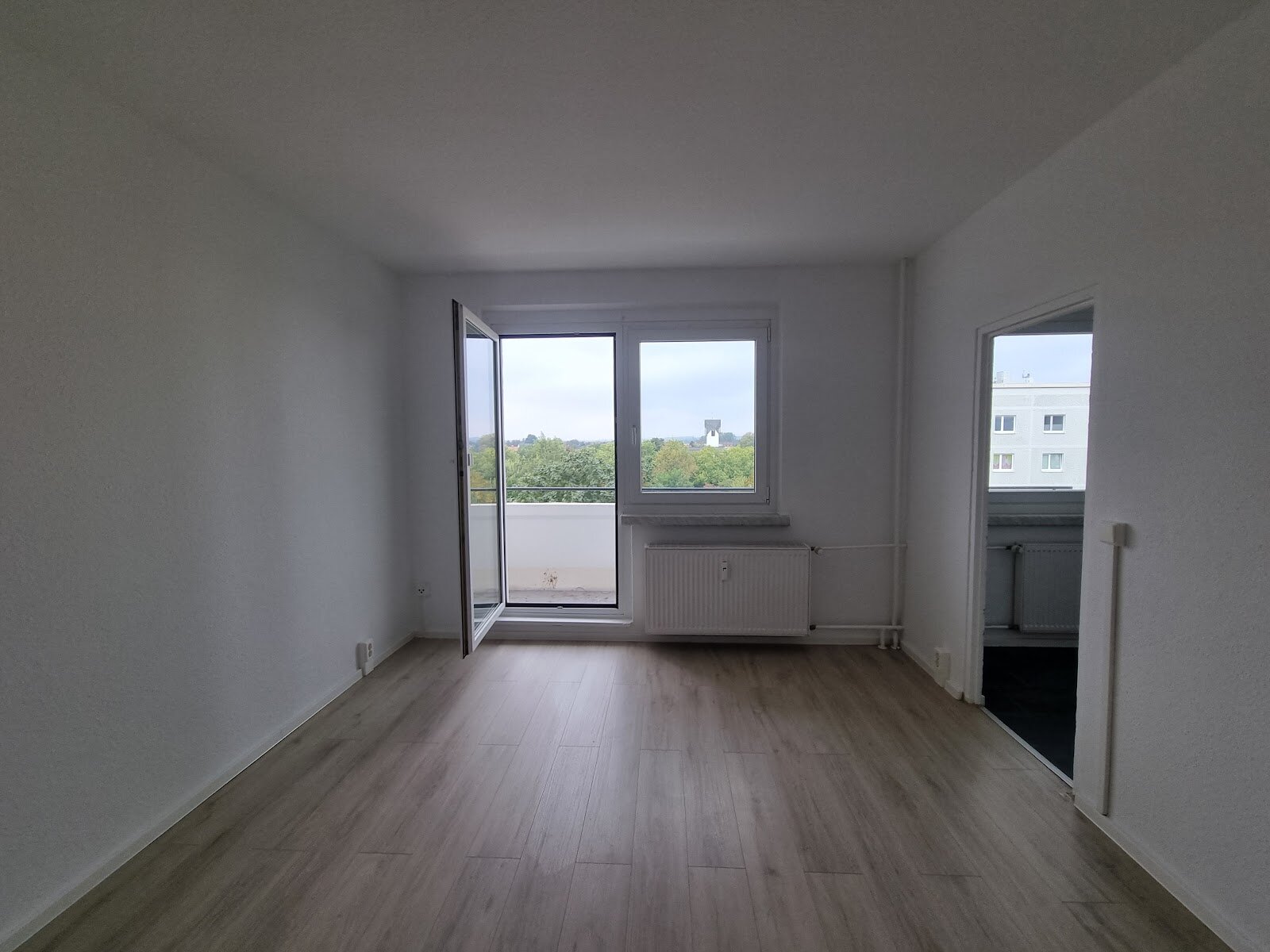 Bruno-Taut-Ring 164, 39130 Magdeburg