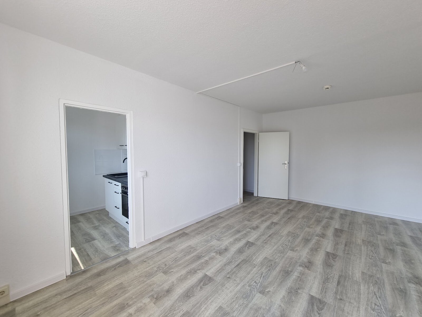 Bruno-Taut-Ring 164, 39130 Magdeburg