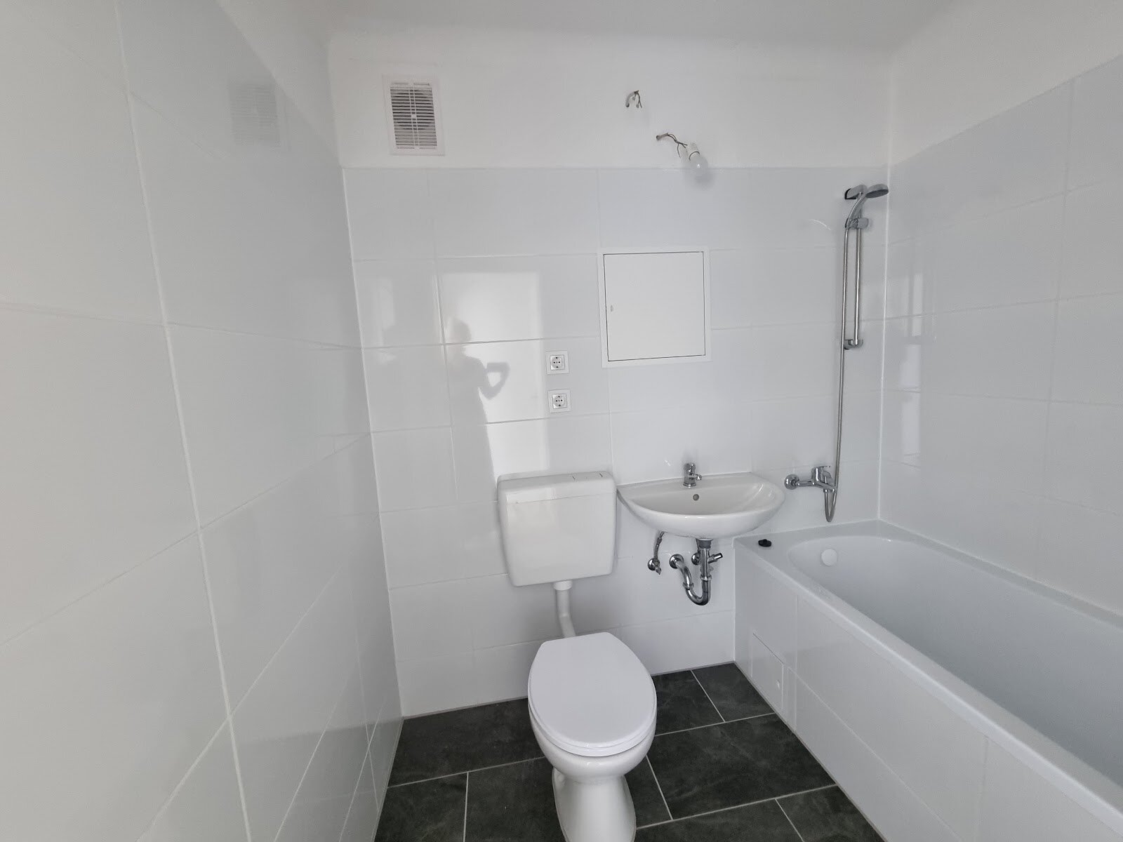 Bruno-Taut-Ring 164, 39130 Magdeburg