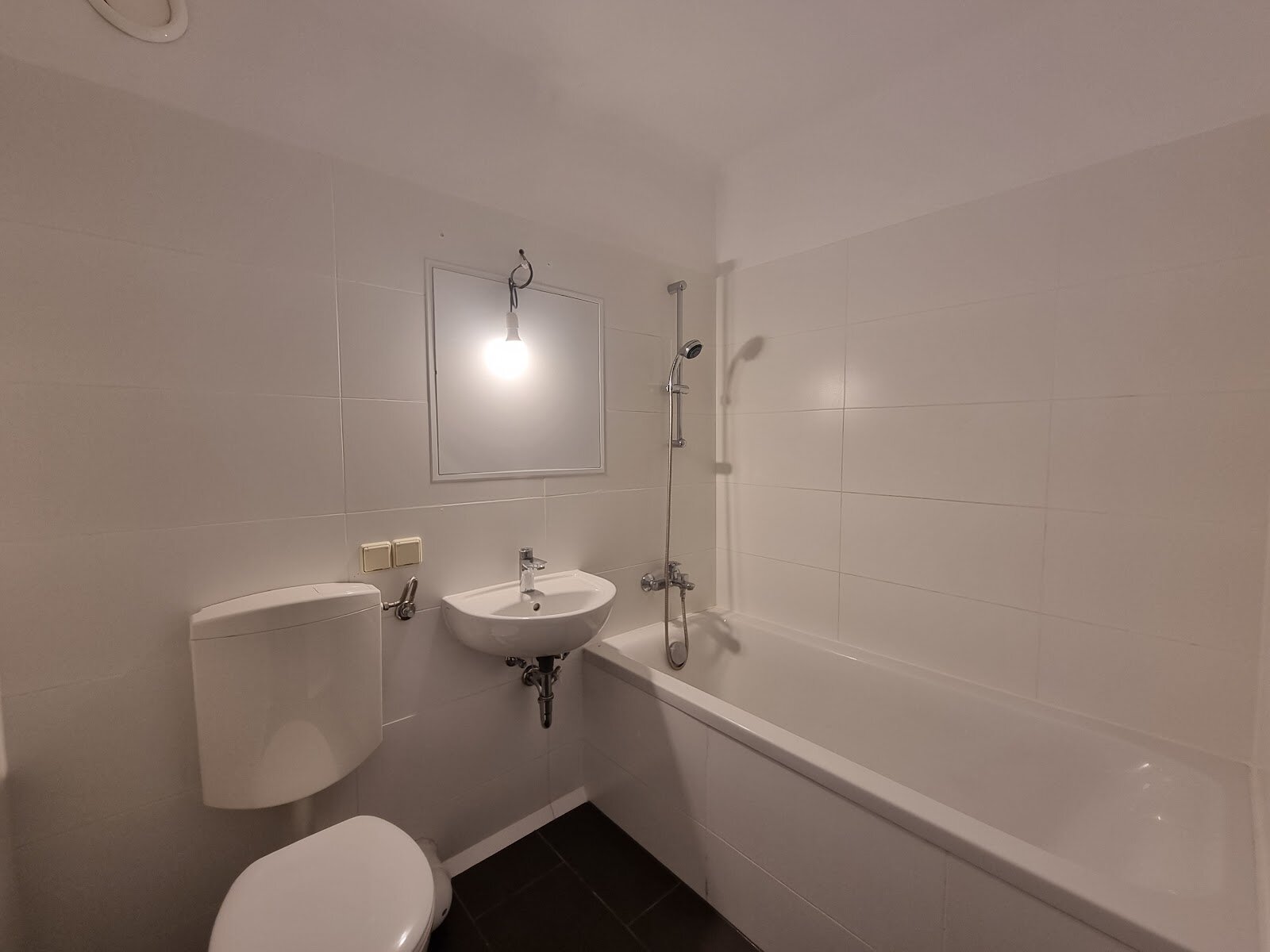 Bruno-Taut-Ring 164, 39130 Magdeburg