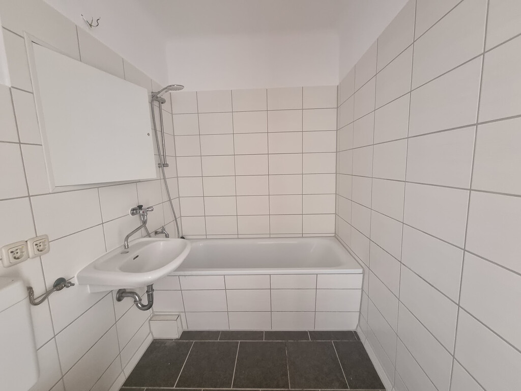 Bruno-Taut-Ring 165, 39130 Magdeburg