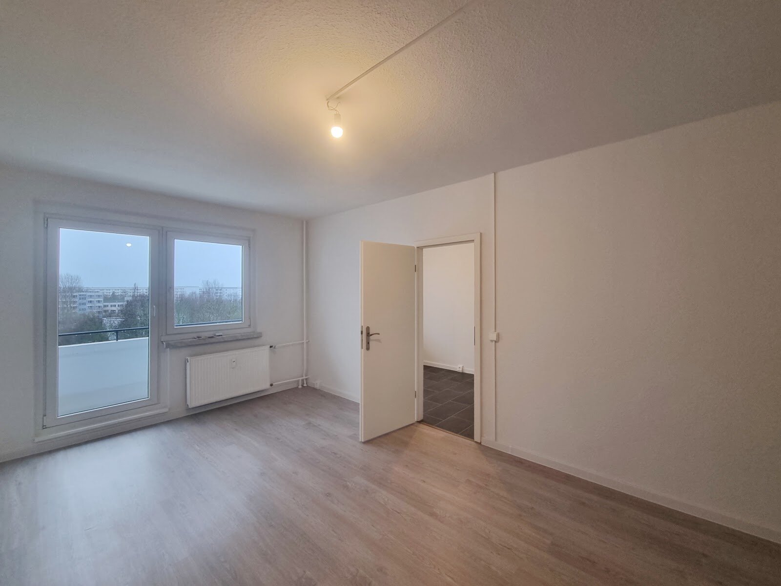 Bruno-Taut-Ring 168, 39130 Magdeburg