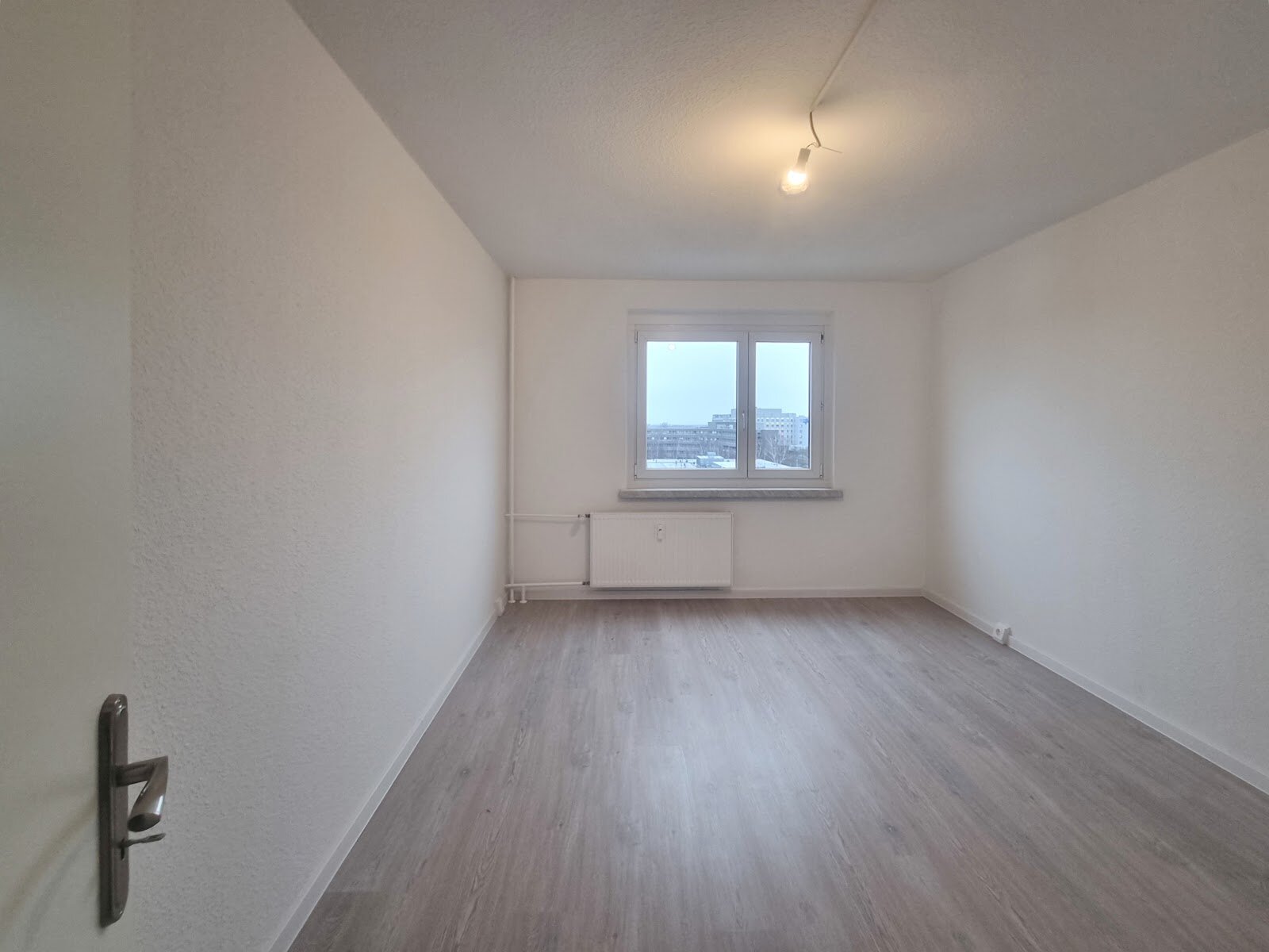 Bruno-Taut-Ring 168, 39130 Magdeburg