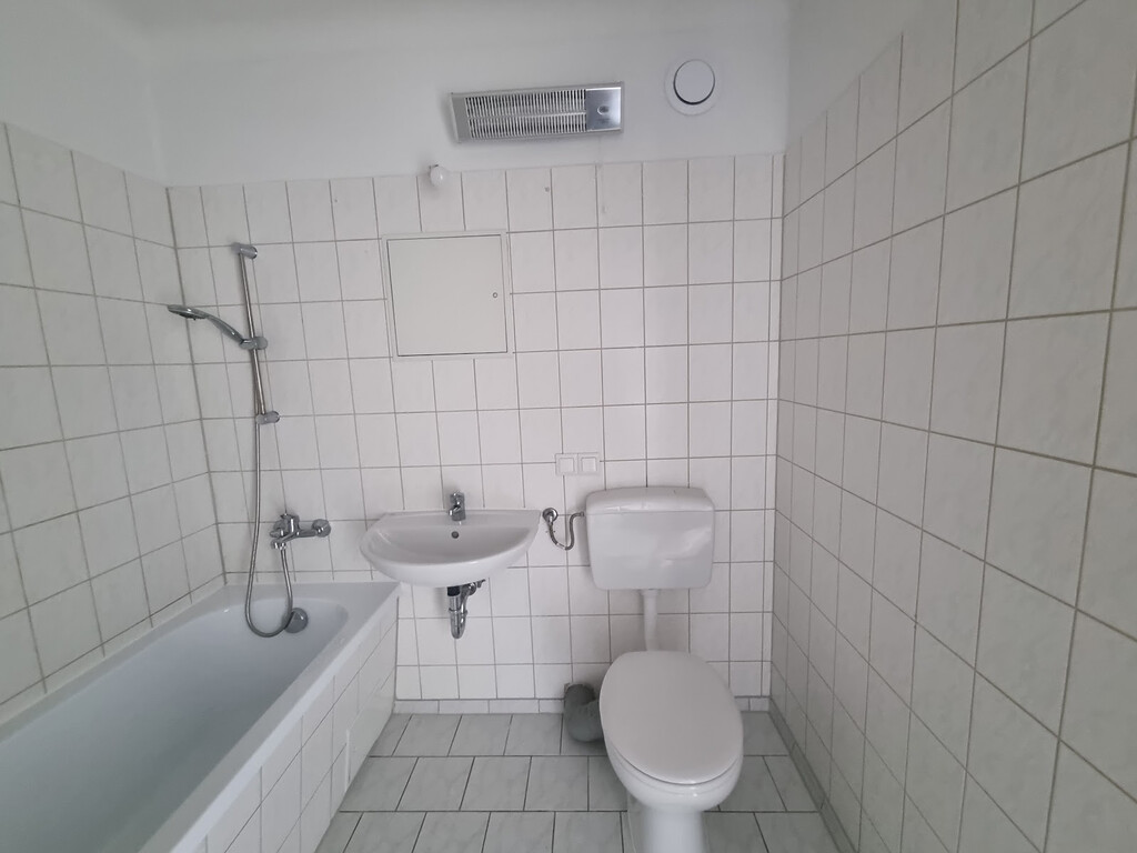 Bruno-Taut-Ring 169, 39130 Magdeburg
