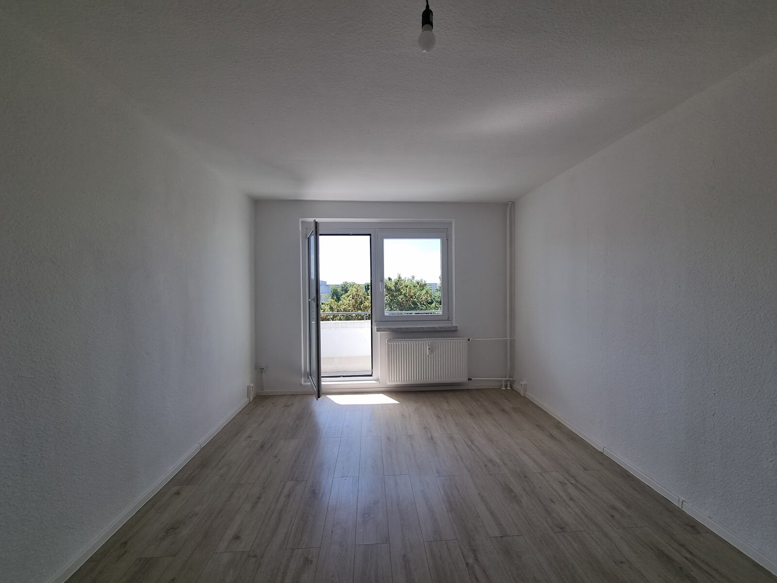 Bruno-Taut-Ring 169, 39130 Magdeburg