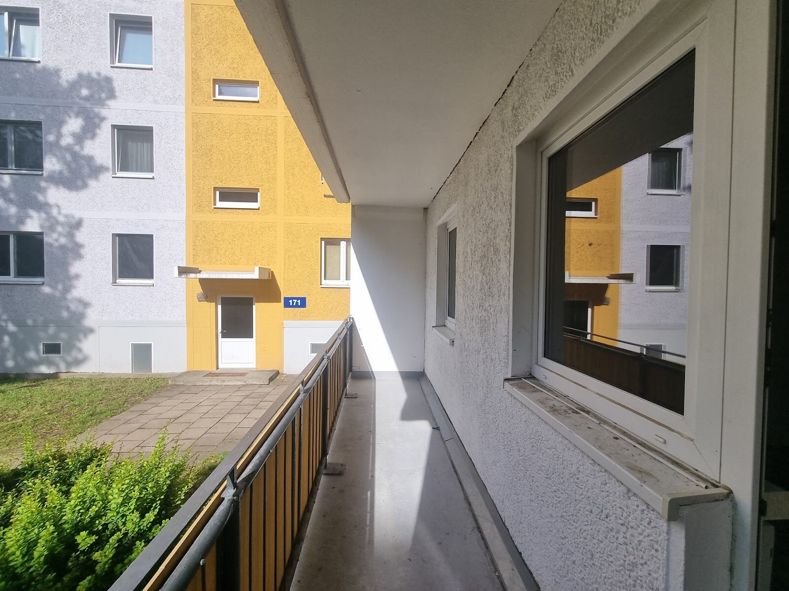 Bruno-Taut-Ring 170, 39130 Magdeburg