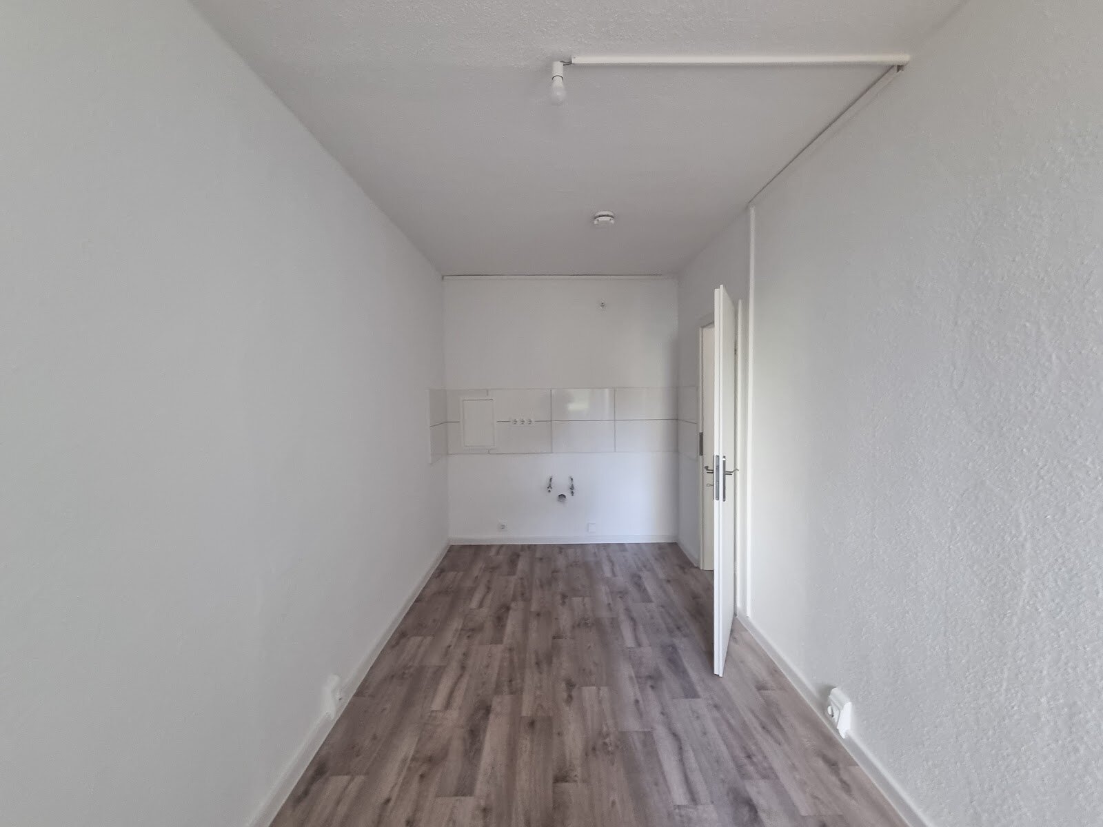 Bruno-Taut-Ring 170, 39130 Magdeburg