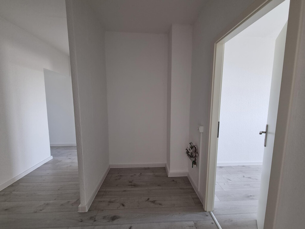 Bruno-Taut-Ring 170, 39130 Magdeburg