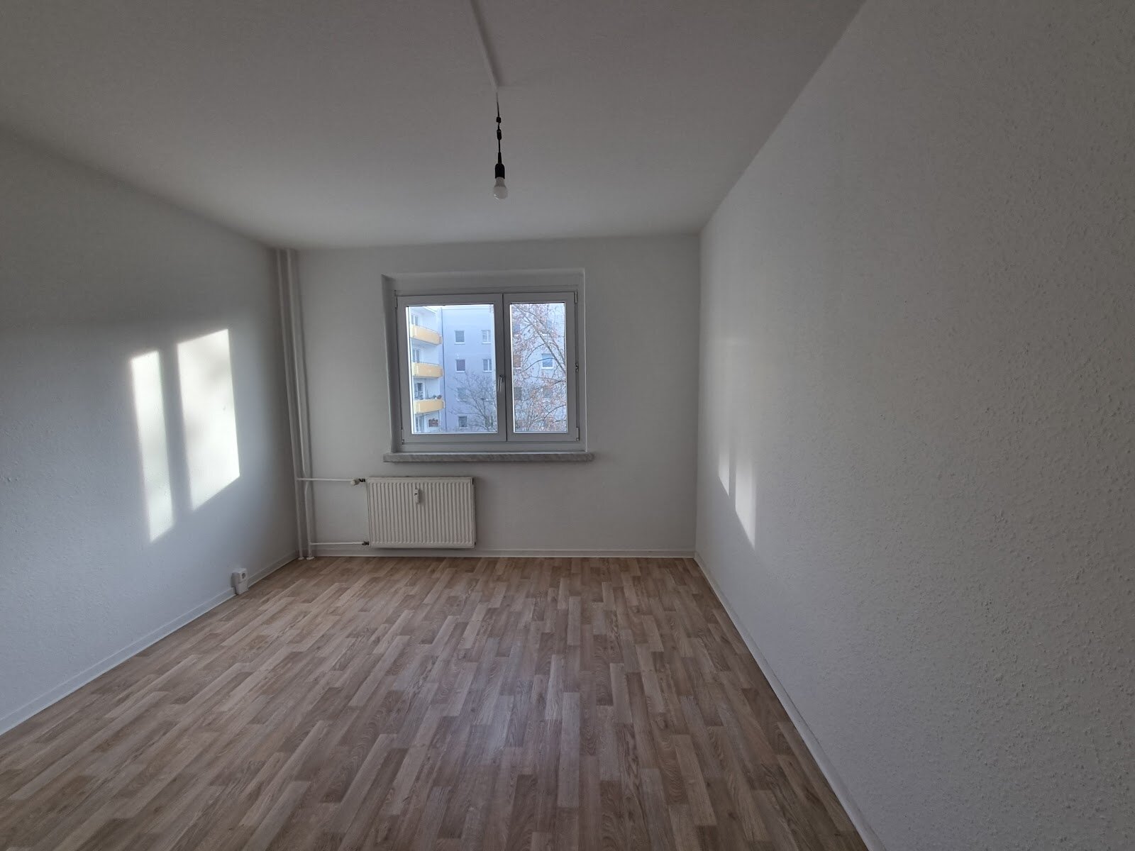 Bruno-Taut-Ring 174, 39130 Magdeburg