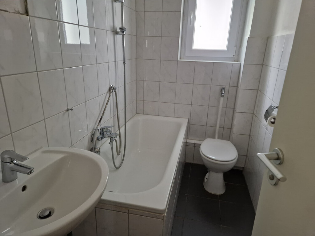 Karolingerstraße 25, 47139 Duisburg
