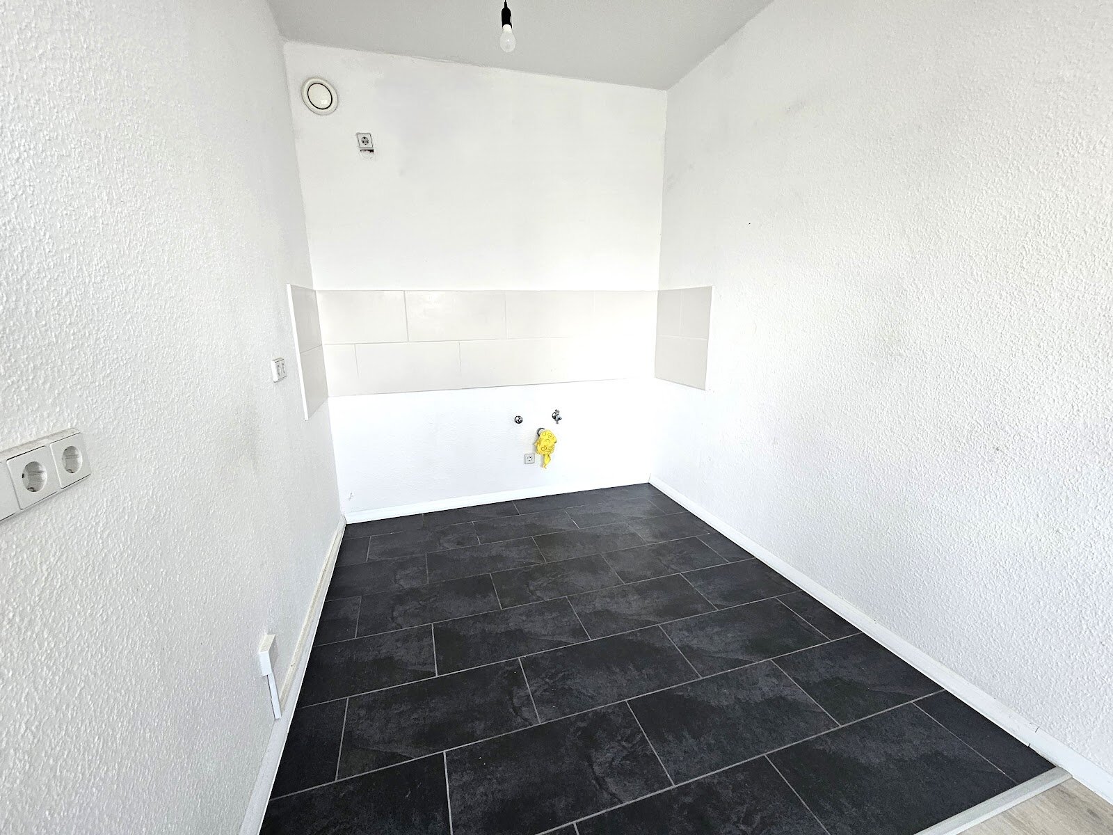 Jamboler Straße 30, 06130 Halle (Saale)