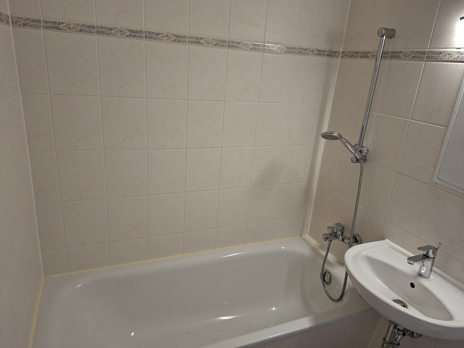 Werner-Seelenbinder-Ring 35, 03048 Cottbus Werner-Seelenbinder-Ring 35, 03048 Cottbus