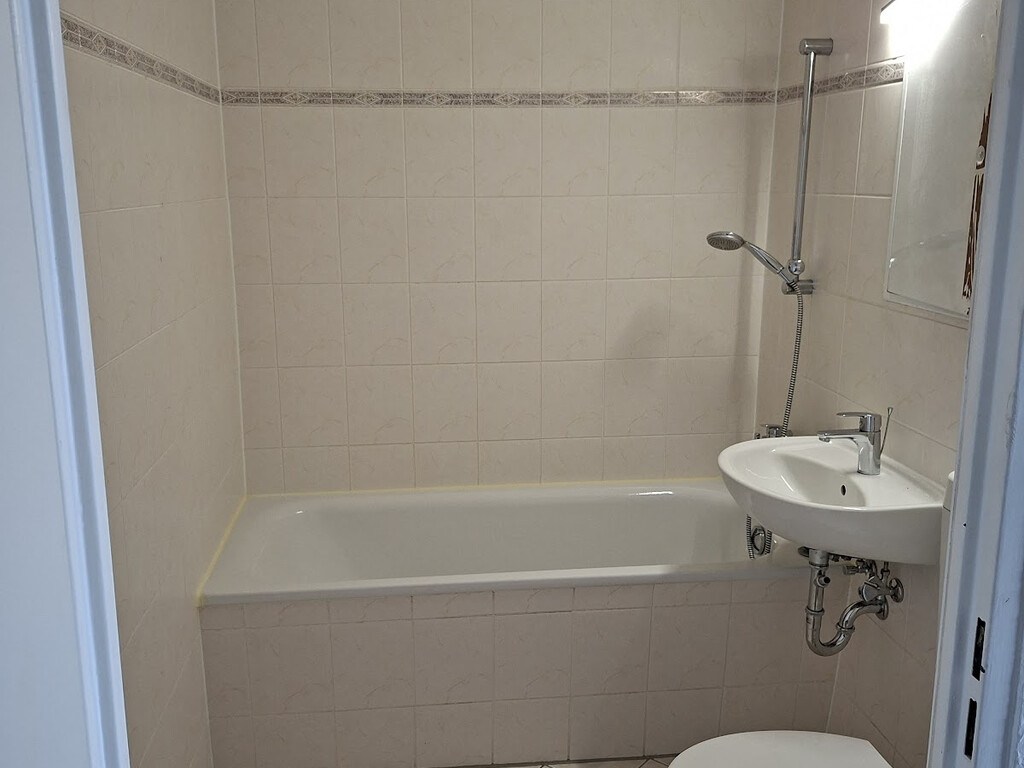 Werner-Seelenbinder-Ring 35, 03048 Cottbus Werner-Seelenbinder-Ring 35, 03048 Cottbus