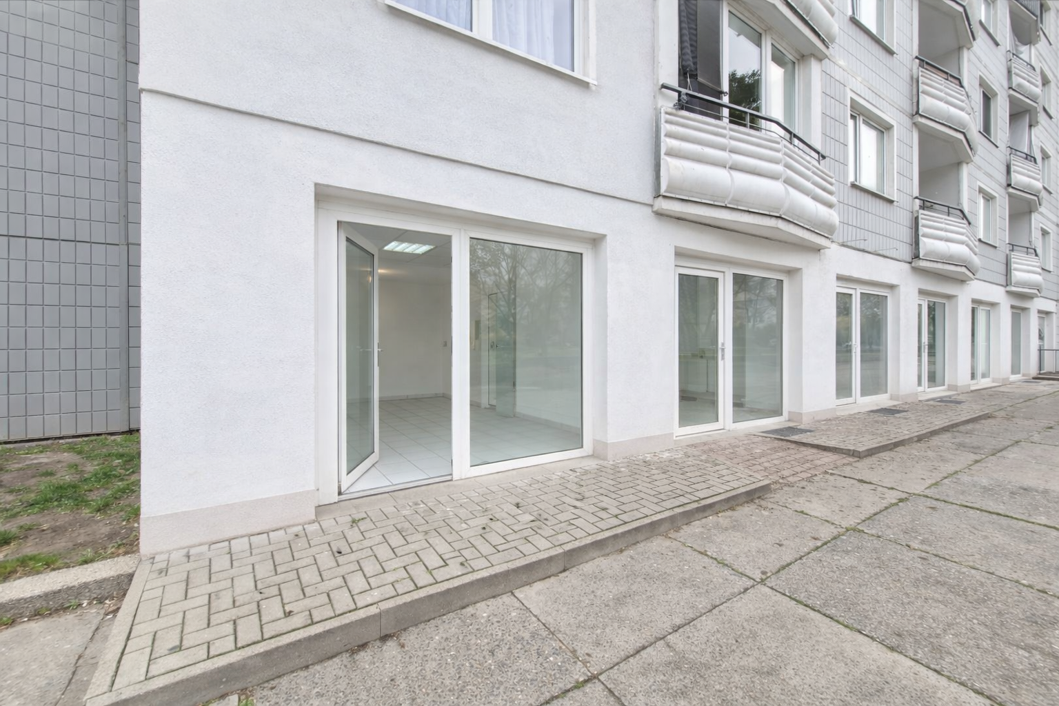 Albert-Wolf-Platz 2, 01239 Dresden