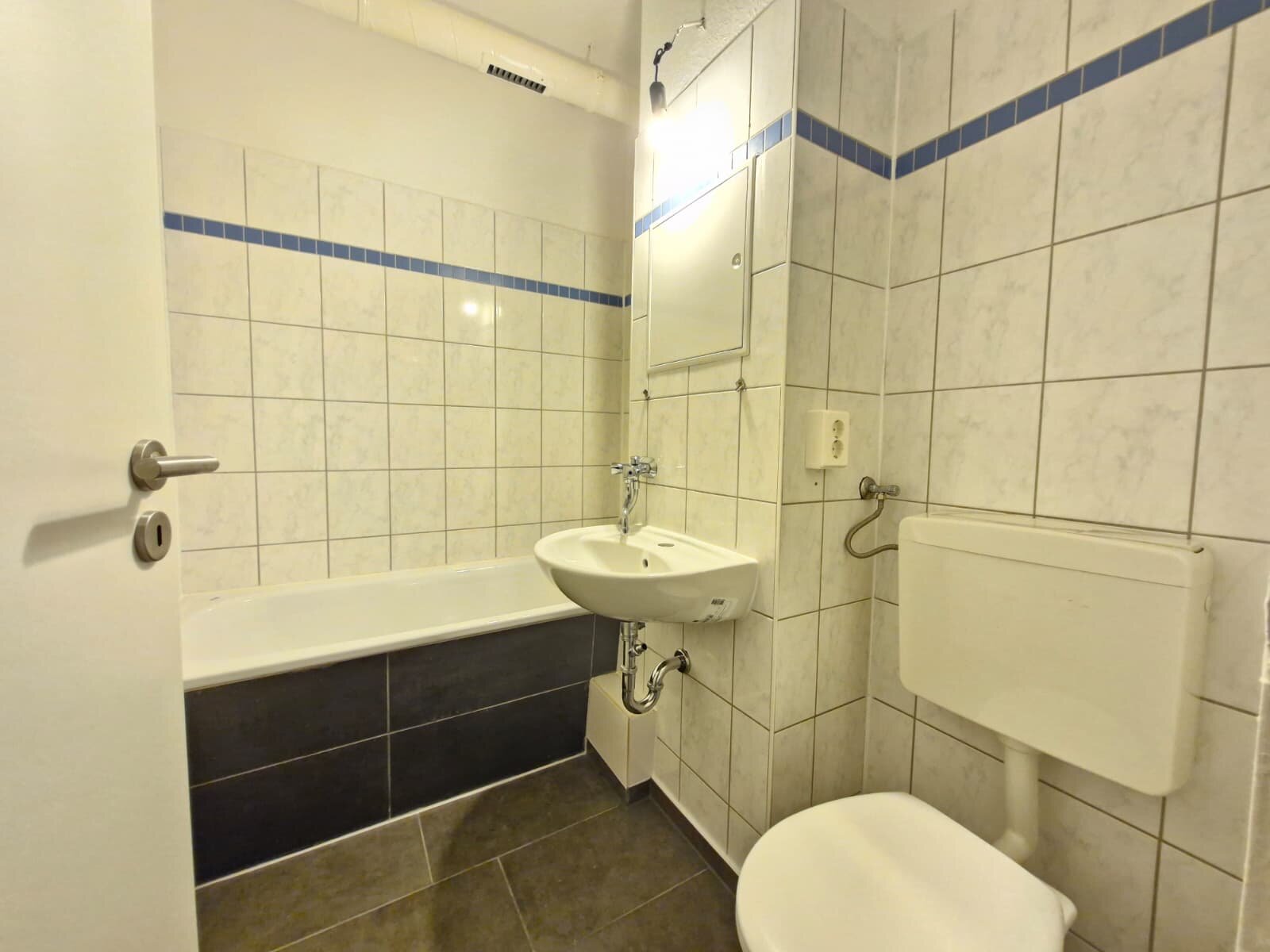 Albert-Wolf-Platz 2, 01239 Dresden