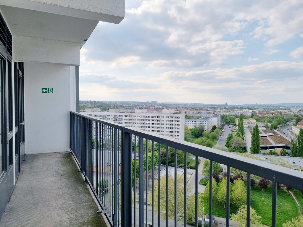 Albert-Wolf-Platz 2, 01239 Dresden