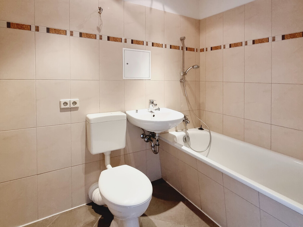 Helbigsdorfer Weg 8, 01169 Dresden