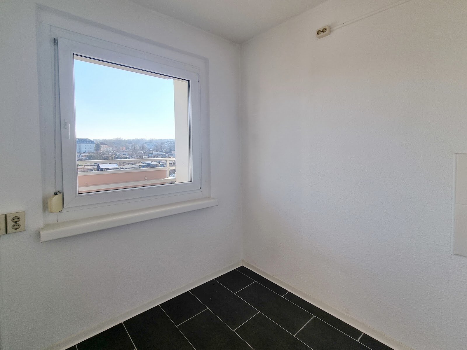 Sonnenblumenweg 22, 01159 Dresden