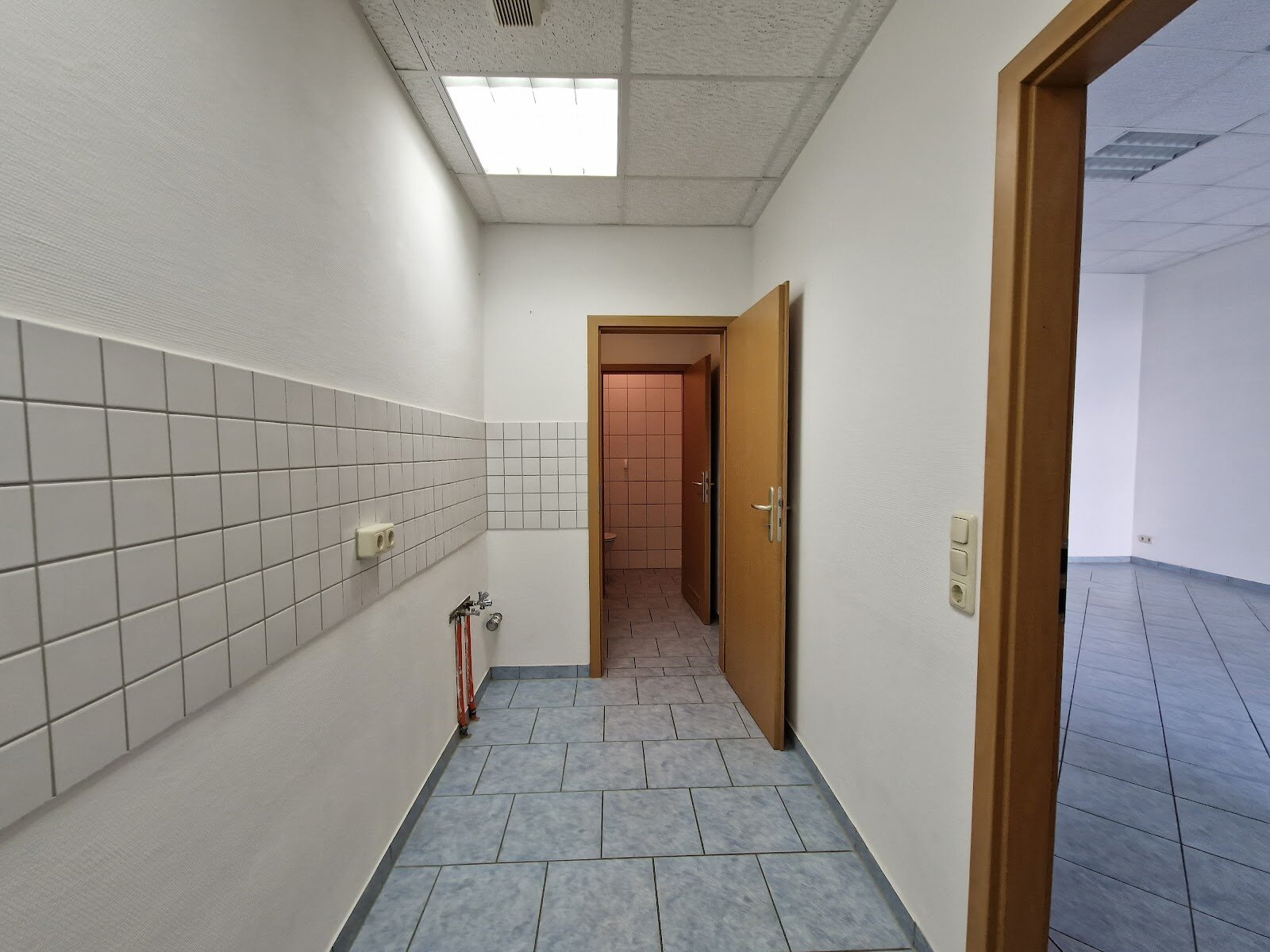 Walter-Markov-Ring 5, 04288 Leipzig Walter-Markov-Ring 5, 04288 Leipzig