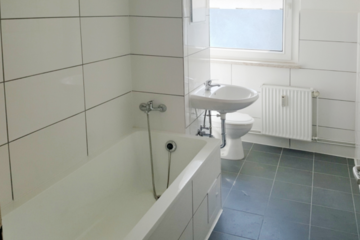 Wohnung in Boizenburg: WC mit Badewanne