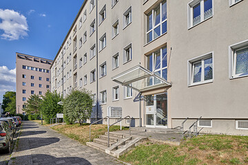 Hauseingang Wohnungen in der Mohnstraße in Dresden