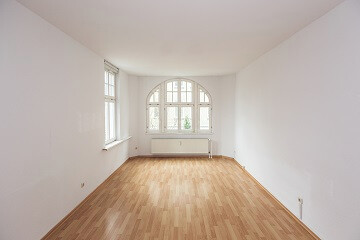 Wohnung in Magdeburg: Zimmer mit Fensterbogen