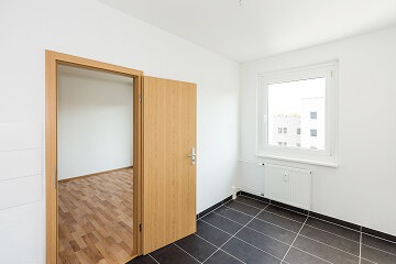 Wohnung in Leipzig im Deiwitzweg: Zimmer mit Fliesenboden