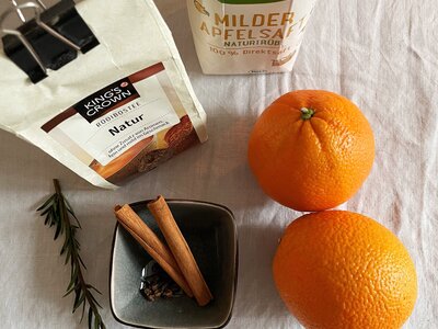 Apfelsaft, Orangen, Zimt und Tee