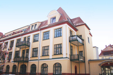 aw9---halle-4.jpg Zu Studienbeginn in die neue WG